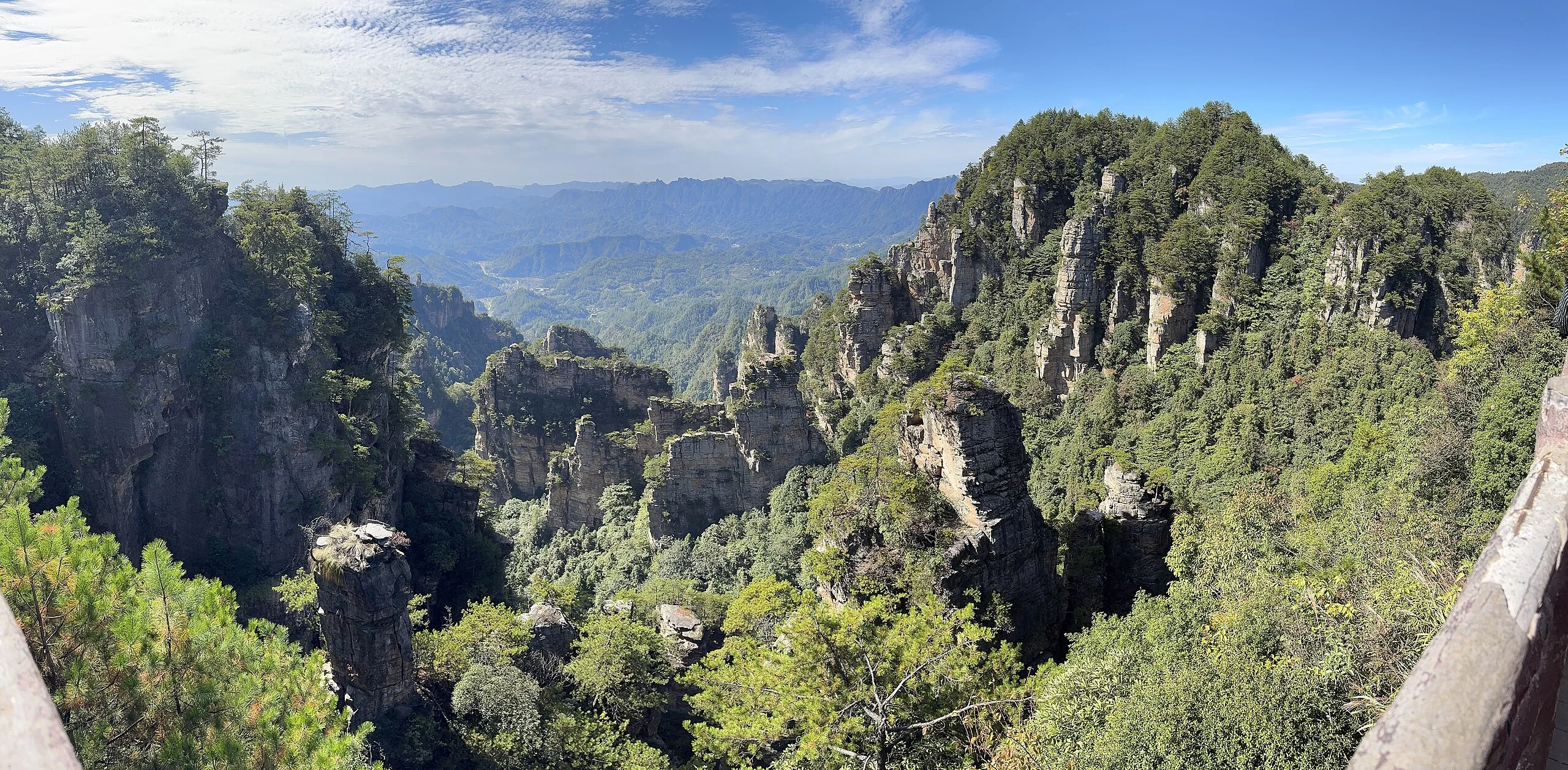 Zhangjiajie sandstone mountain peaks and forest scenery