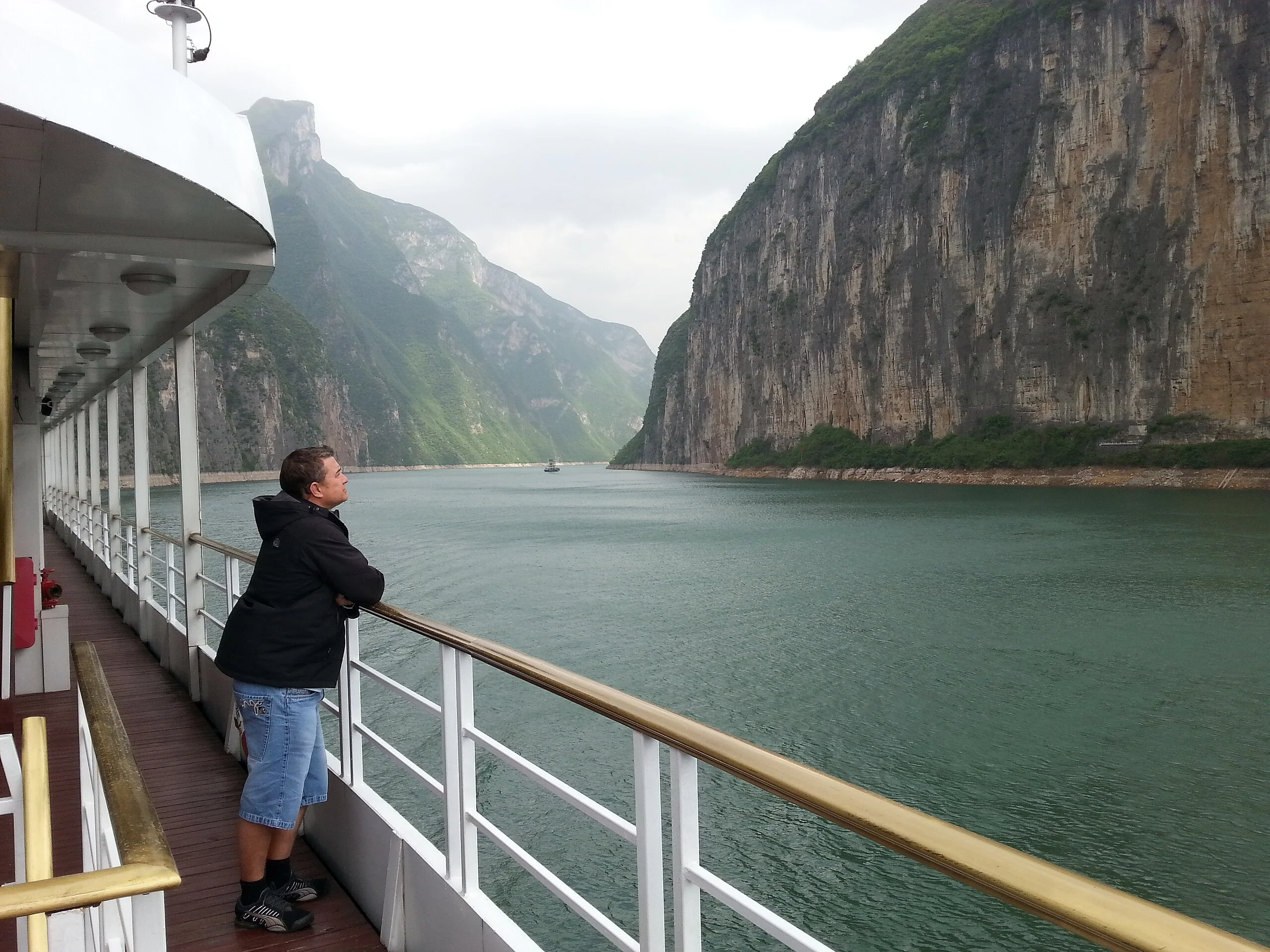 River cruise ship navigating the Yangtze Three Gorges